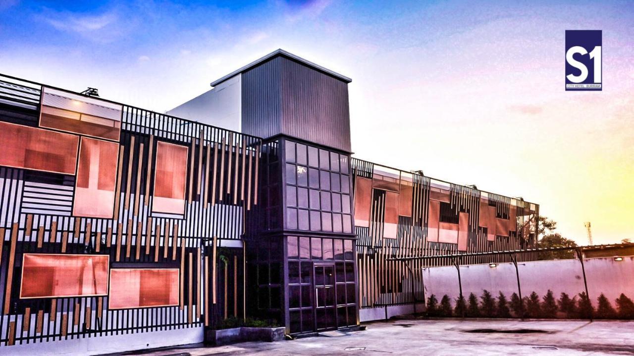 S1 City Hotel Buriram Exterior photo