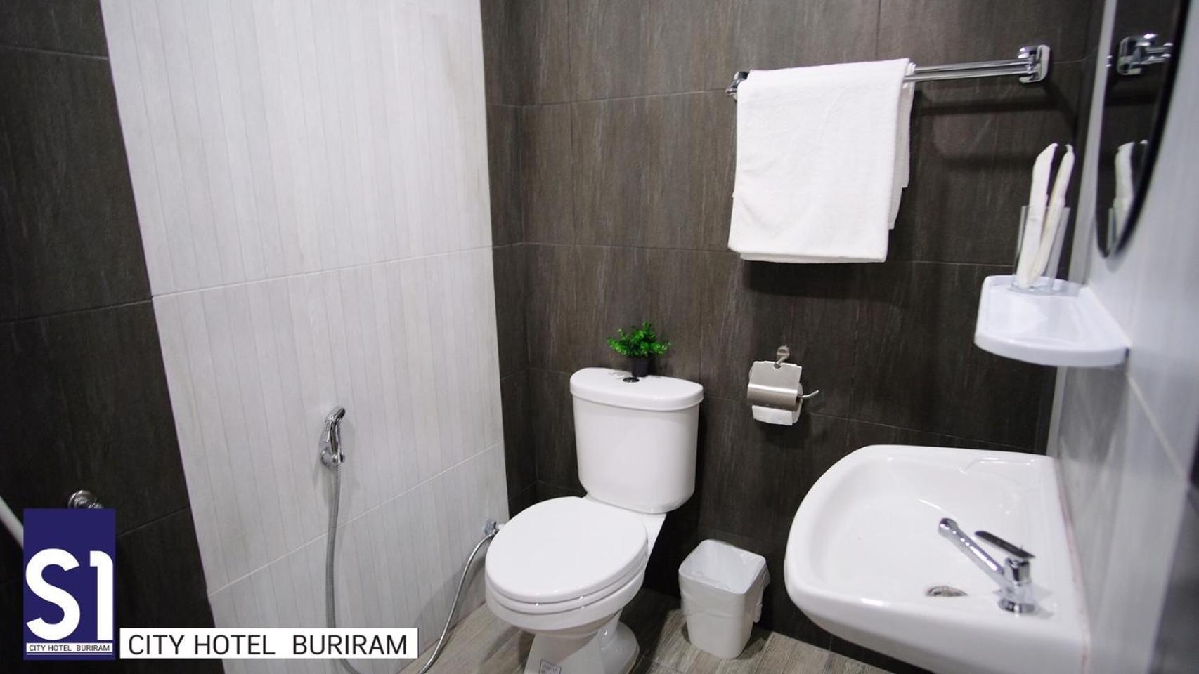 S1 City Hotel Buriram Exterior photo
